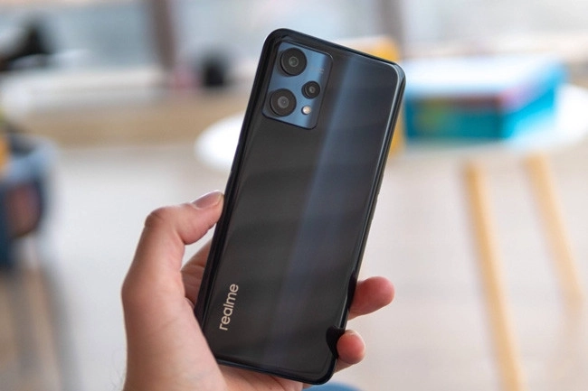 Realme 9 Pro 5G với chip Dimensity 1080, mang lại hiệu năng ổn định cho chơi game và học tập.